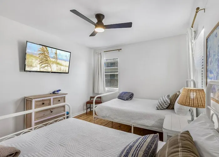 Beachfront Retreat, Private Access, Pool - With View And Balcony Gulf Shores
