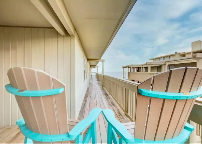 Beachfront Retreat, Private Access, Pool - With View And Balcony Apartment