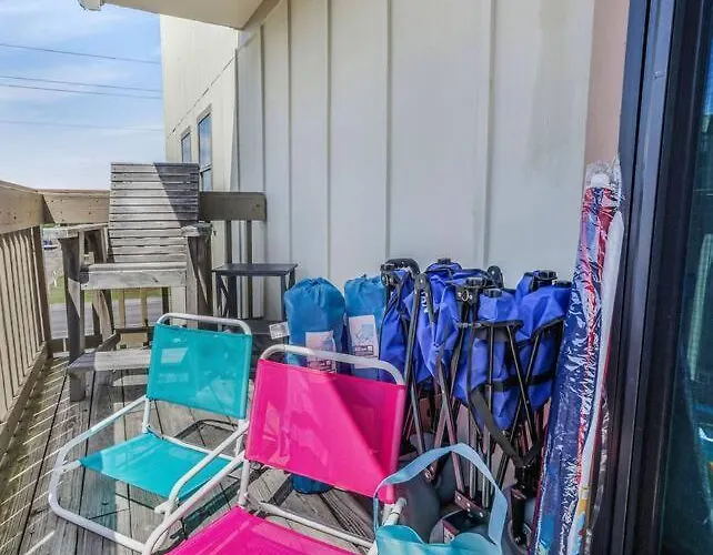 Beachfront Retreat, Private Access, Pool - With View And Balcony *